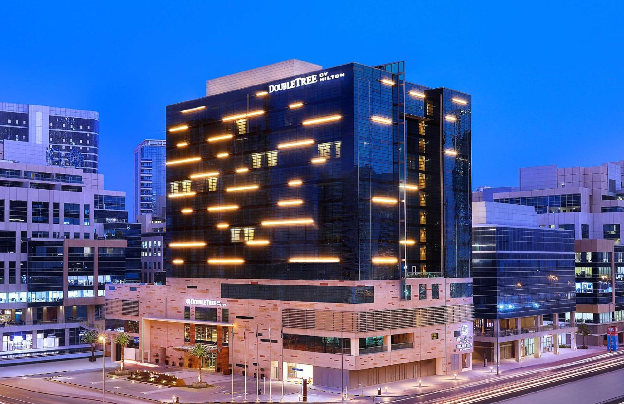 Doubletree By Hilton Dubai - Business Bay Hotel Bagian luar foto