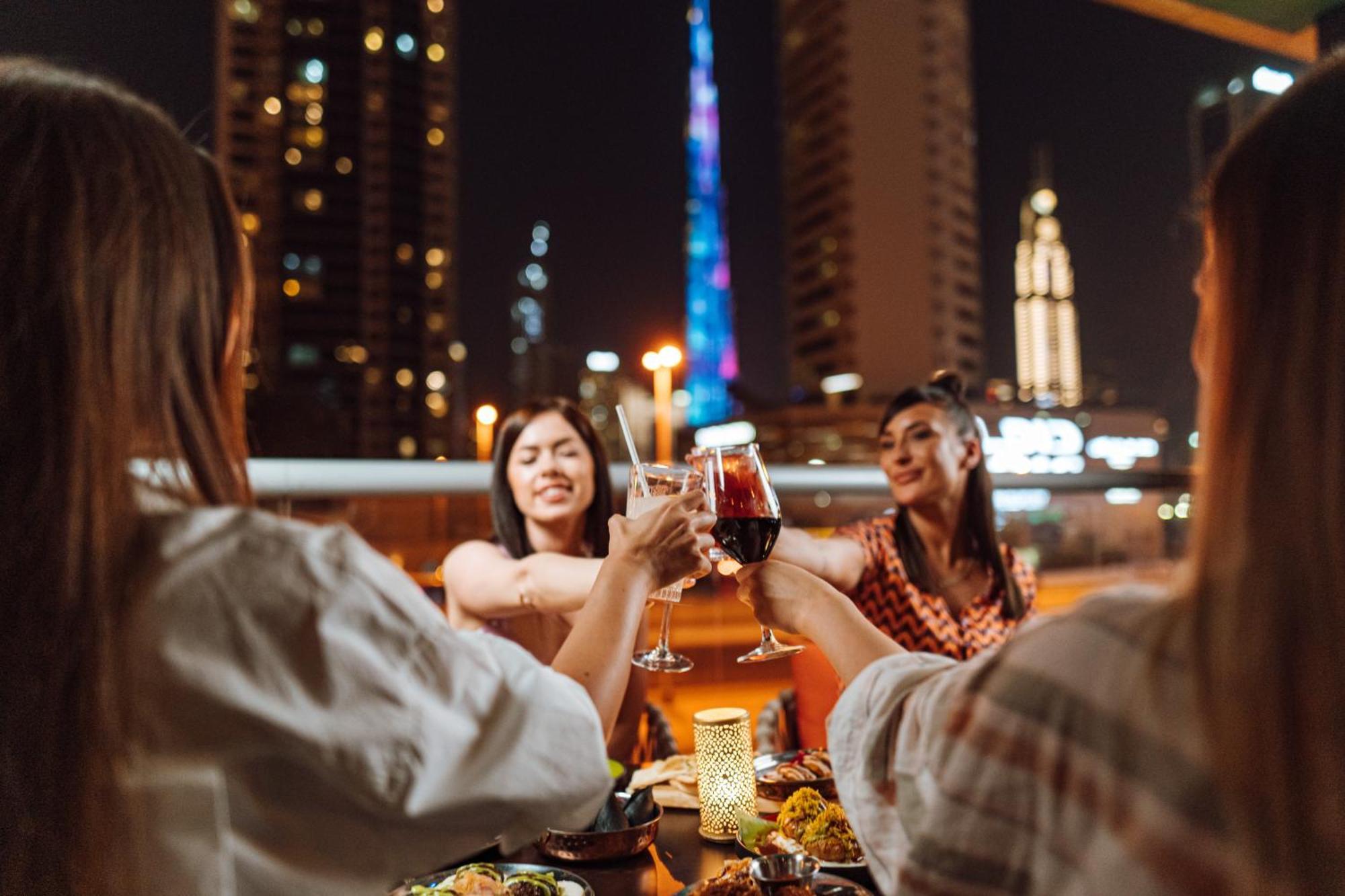 Doubletree By Hilton Dubai - Business Bay Hotel Bagian luar foto